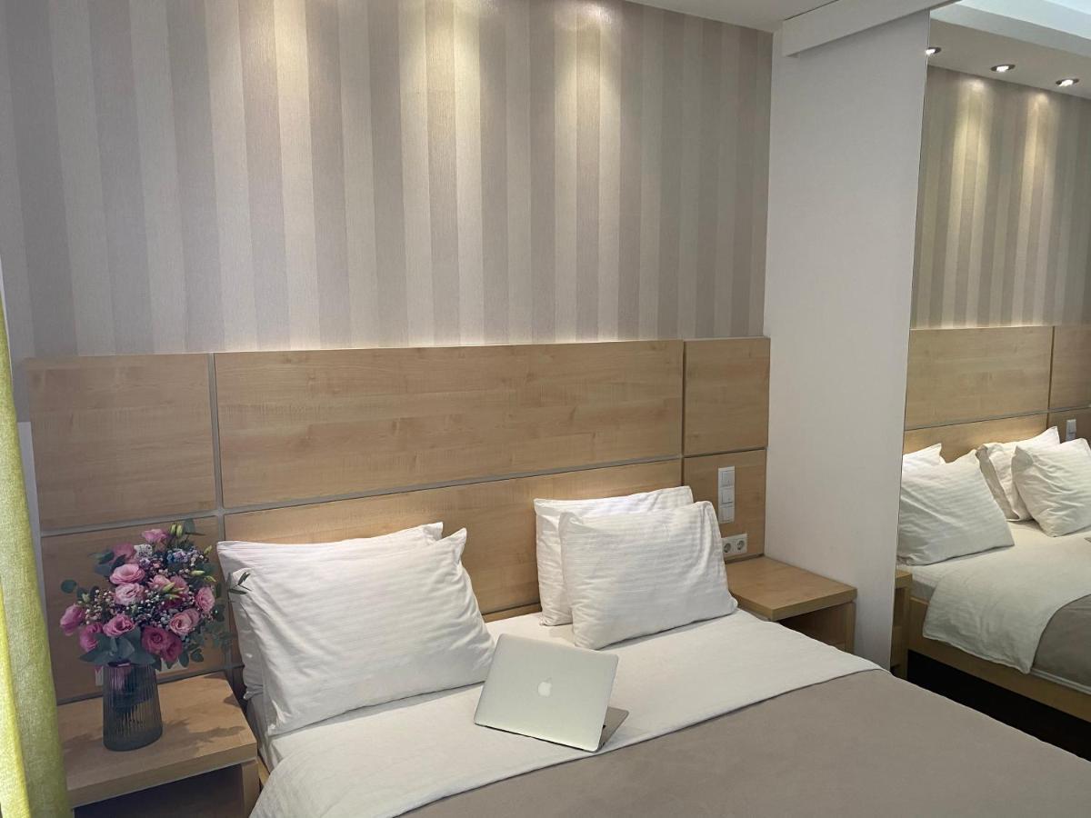 Laurus Motel Airport Tuzla Zivinice Ngoại thất bức ảnh