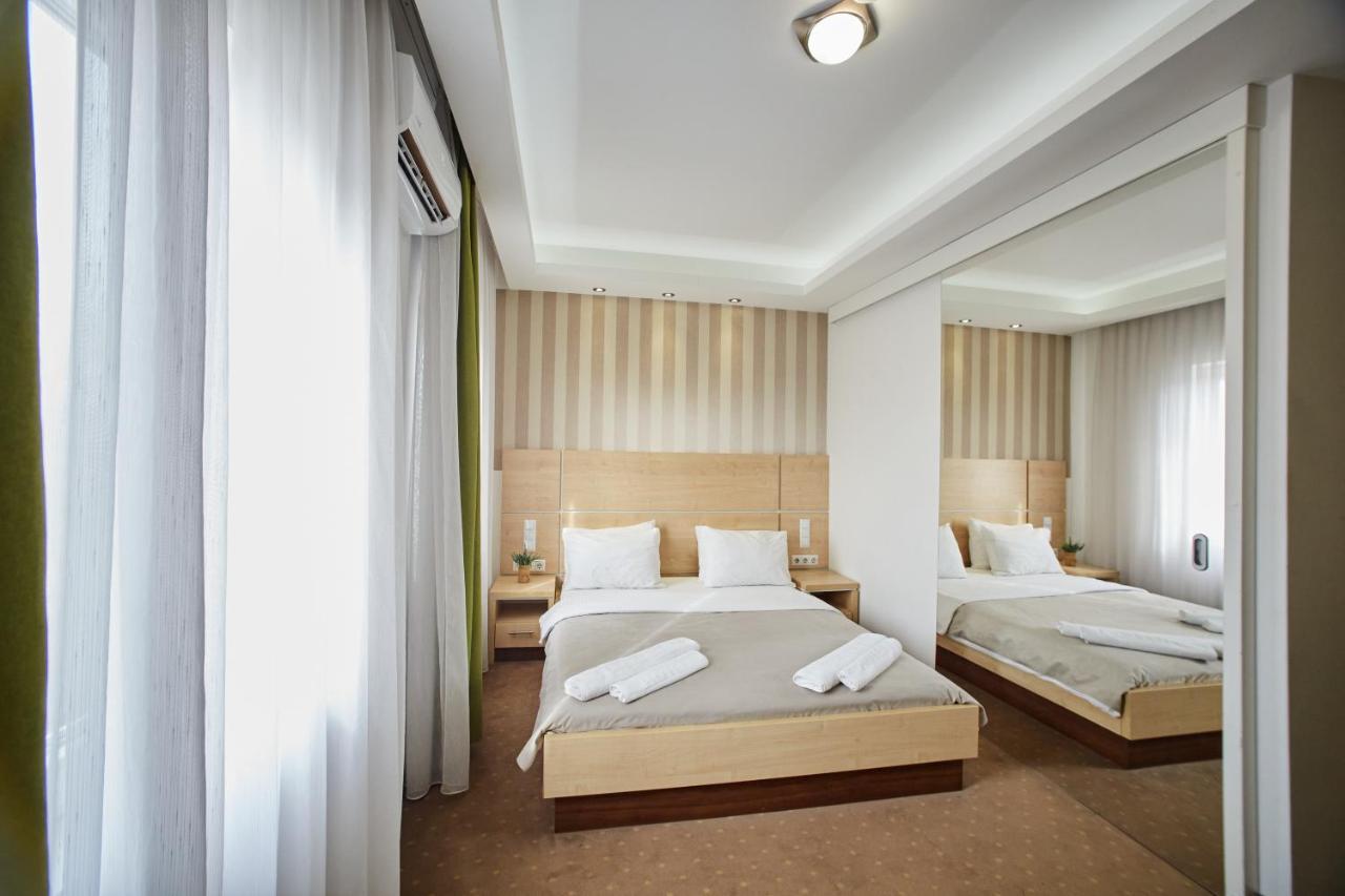 Laurus Motel Airport Tuzla Zivinice Ngoại thất bức ảnh
