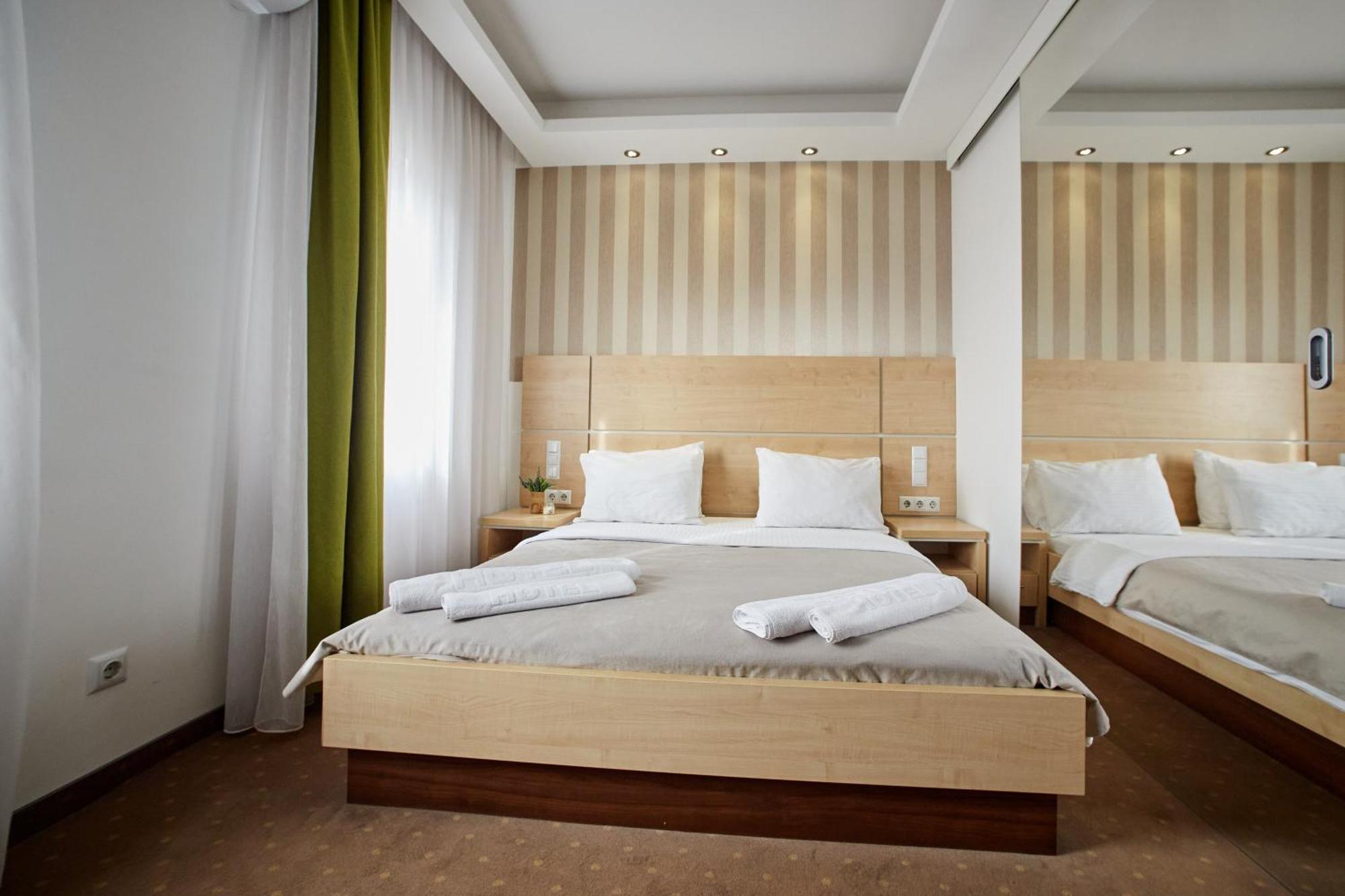 Laurus Motel Airport Tuzla Zivinice Ngoại thất bức ảnh