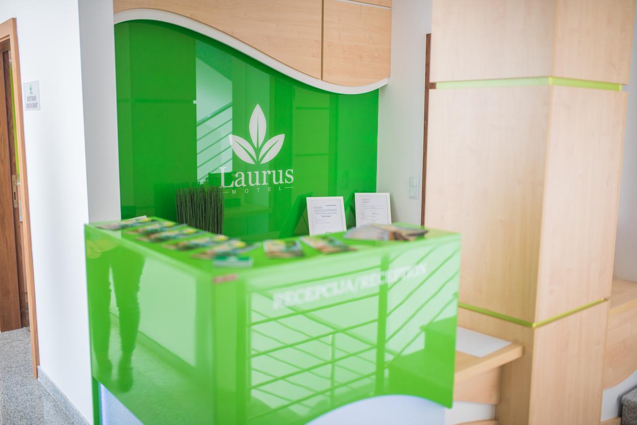 Laurus Motel Airport Tuzla Zivinice Ngoại thất bức ảnh