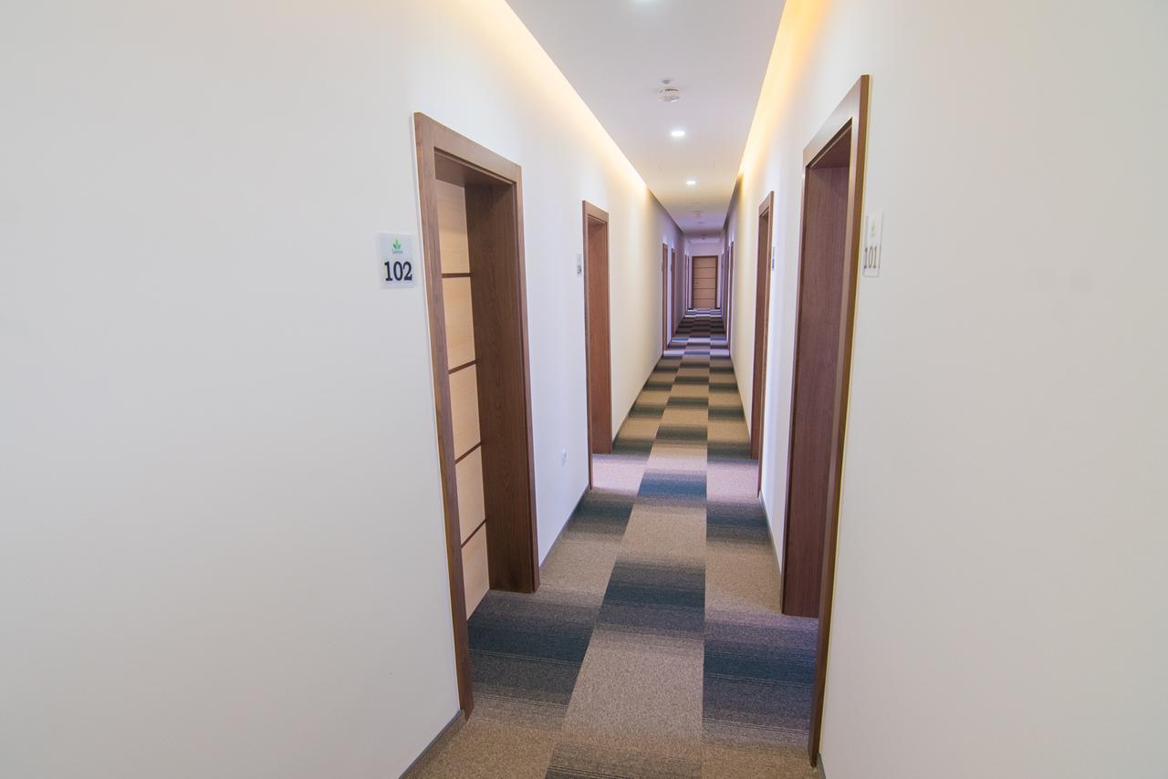 Laurus Motel Airport Tuzla Zivinice Ngoại thất bức ảnh