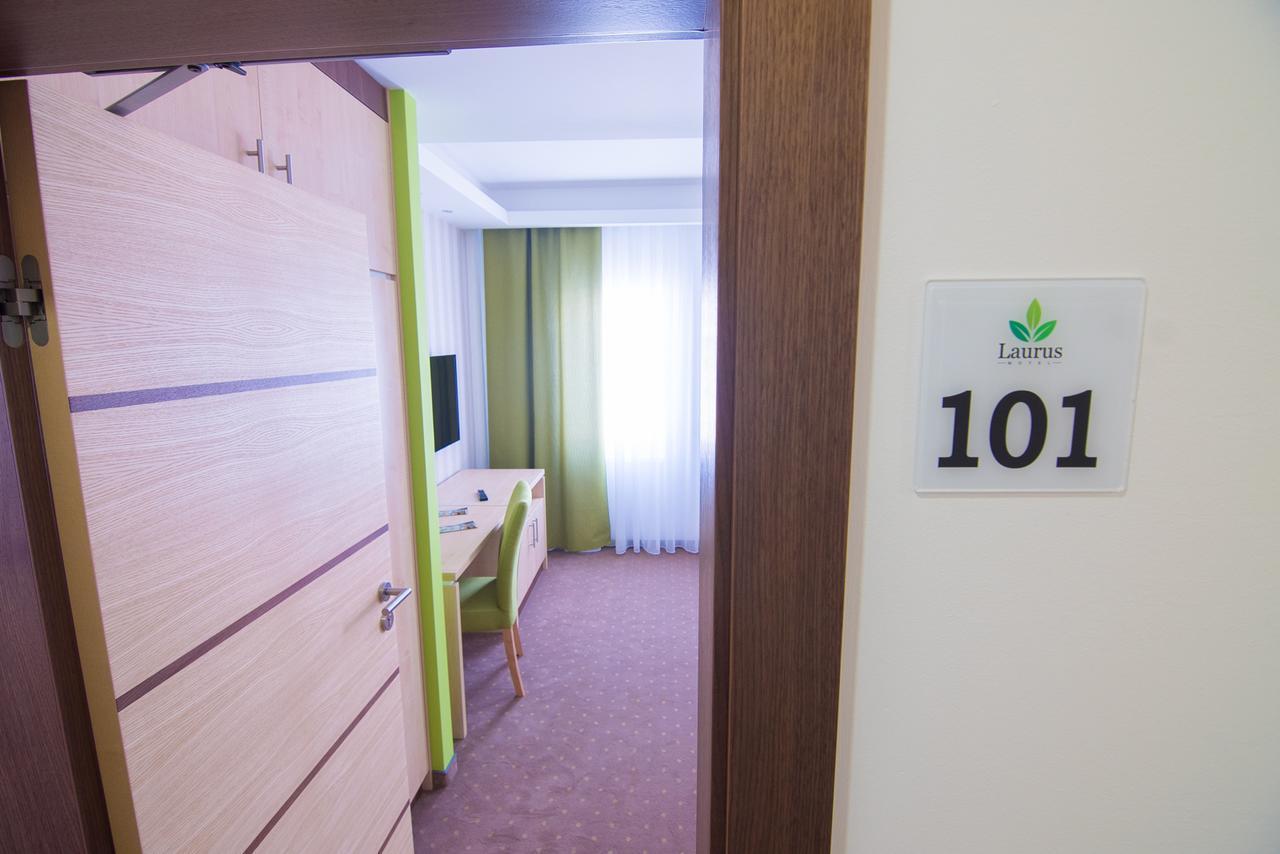 Laurus Motel Airport Tuzla Zivinice Ngoại thất bức ảnh
